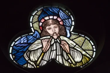 Angeli che soffiano doppie canne, musicisti angelici (dettaglio)
