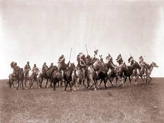 Brule Sioux War Party di Edward S. Curtis, c.1907 (stampa argentata tonificata)