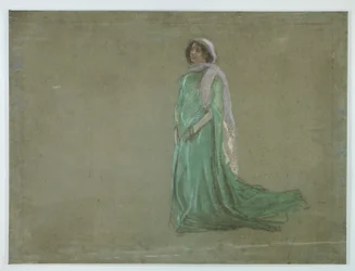 Studio, donna in lungo vestito verde, sciarpa rosa