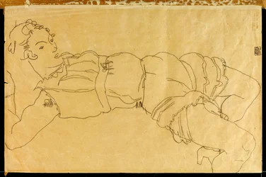 Giovane donna sdraiata sulla schiena, 1915