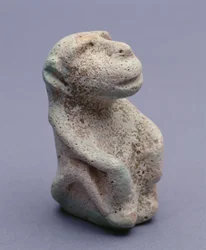 Statuetta di babbuino, dal Tempio di Hierakonpolis, Deposito Principale, Periodo Dinastico Antico, 1ª-2ª Dinastia