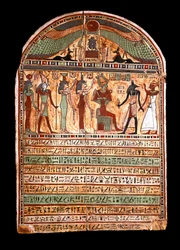 Antichità egiziane: stele funeraria di un sommo sacerdote: Osiride accoglie il defunto presente in Anubi, dietro di lui le divinità Iside, Nefti, Horus, Hathor. III-II secolo a.C. Torino, Museo Egizio