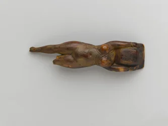 Piatto da toilette tenuto da una figura di donna che galleggia, da Saqqara