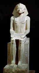 Antichità egizia: statua in calcare del faraone Amenemhat III. XII dinastia. 1910 a.C. Da Hawara. Dim. 160 cm Il Cairo, Museo Egizio