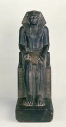 Statua seduta di Sesostri III, da Hierakonpolis, Medio Regno