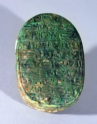 Base di uno scarabeo matrimoniale di Amenhotep III (c.1417-1379 a.C.) e della Regina Tiye, Nuovo Regno, c.1391-1353 a.C.