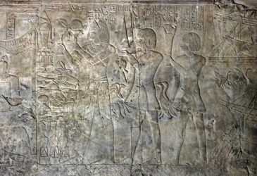 Antichità egizia: rilievi dalla tomba di Kha em Het, ispettore dei granai e scriba alla corte di Amenophis III, che rappresentano portatori di offerte. XVIII dinastia. Valle dei Nobili. Luxor, Riva Ovest, Egitto