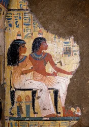 Antichità egiziana: affresco della tomba del pittore Maia, il defunto e sua moglie seduti a un banchetto