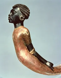 Figura di un uomo africano dalla fine di un bastone cerimoniale, dalla tomba di Tutankhamon (c.1370-52 a.C.) Nuovo Regno (legno ed ebano)