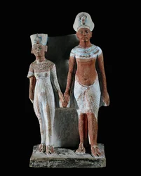Statuette di Akhnaton e Nefertiti ...