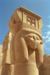 Colonna con testa di Hathor, dalla Cappella di Hathor, Tempio di Hatshepsut, Nuovo Regno, c.1552-1296 a.C.