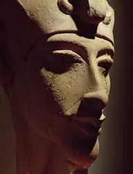 Testa di Amenofi IV (Akhenaton) (ca. 1364-47 a.C.)