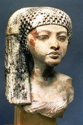 Testa di una principessa della famiglia di Akhenaton, Nuovo Regno
