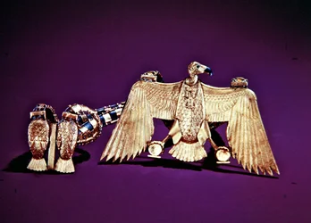 Collana con pendente a forma di avvoltoio, dalla tomba di Tutankhamon, Nuovo Regno