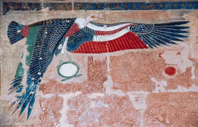 Rilievo dipinto che raffigura l