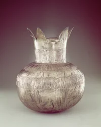 Vaso a forma di melograno, dalla tomba di Tutankhamon, Nuovo Regno (argento o elettro)