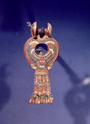 Orecchino destro da un paio di orecchini con un uccello azzurro, dalla tomba di Tutankhamon, Valle dei Re, Tebe, c.1347-37 a.C.