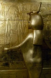 Statua di Selkhet (dettaglio), cappella dorata di Tutankhamon, dalla Tomba di Tutankhamon, civiltà egizia, Nuovo Regno, Dinastia XVIII