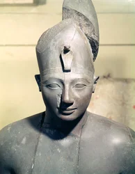Statua di Tuthmosis III (regnò 1504-1450 a.C.), dal Tempio di Amon, Karnak