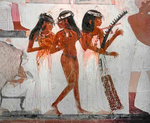 Tre donne con strumenti musicali