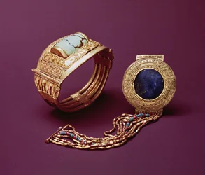 Due braccialetti, dalla Tomba di Tutankhamon