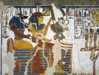 Egitto, Tebe, Luxor, Valle delle Regine, Tomba di Nefertari, pittura murale di Anubi, Iside e Osiride nella camera funeraria della XIX dinastia