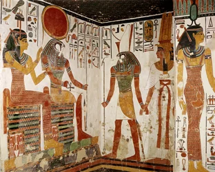 Nefertari è portata davanti al dio Re-Horakhty da Horus, dalla Tomba di Nefertari, Nuovo Regno (dipinto murale)
