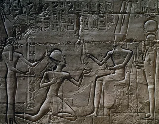 Ramses II davanti ad Amon-Ra, rilievo, Grande Sala Ipostila, Tempio di Amon, Complesso del Tempio di Karnak (Lista del Patrimonio Mondiale UNESCO)
