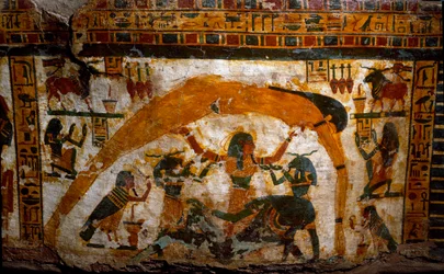 Antichità egizia: sarcofago in legno dipinto di Boutehamon (Butehamon), scriba reale. Da Tebe. XXI dinastia. 990-970 a.C. Dettaglio che rappresenta la creazione del mondo