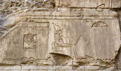 Antichità egizia: rilievo che rappresenta la divinità Osiride. Tomba di Ankh-Hor (XXVI dinastia), Luxor (Tebe), Egitto