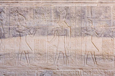 Rilievi al tempio di Philae, Aswan, Egitto