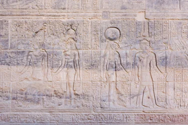Rilievi al tempio di Philae, Aswan, Egitto