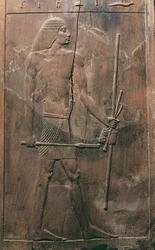 Pannello raffigurante un defunto dalla tomba di Hesira a Saqqara, Egitto, Antico Regno, III dinastia, 2650-2150 a.C.