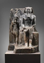 Re Sahure e un dio Nome, c. 2458-2446 a.C.