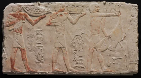 Rilievo di tre portatori di offerte, da Saqqara, c.2311-2281 a.C.