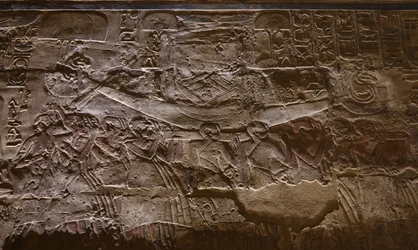 Schiavi che trasportano una barca, Tempio di Luxor