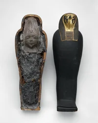 Bara a forma di falco con mummia di grano, 332-30 a.C.