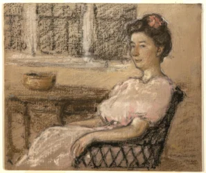 Donna seduta in rosa