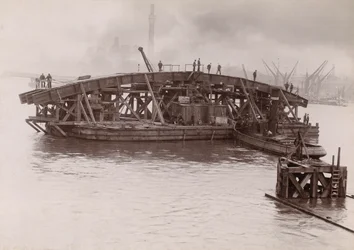 Costruzione del Ponte di Vauxhall, Londra, 1903-1904