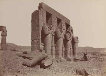 Tebe, Tempio di Ramasseum, Colossi rotti, 1870s