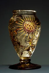 Vaso in vetro fumé con decorazioni in smalto, ca. 1890, di Émile Gallé, Nancy, Francia