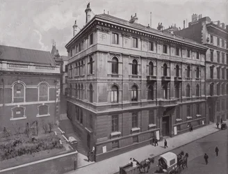 Casa della Società Biblica Britannica e Straniera, Queen Victoria Street