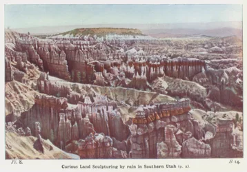 Curiose sculture di terra dalla pioggia nel sud dello Utah