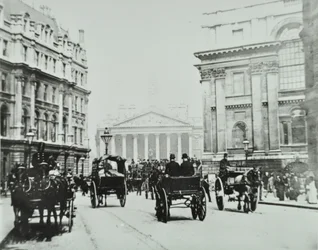 Da Queen Victoria Street a Mansion House Street con Royal Exchange, Città di Londra, 1895