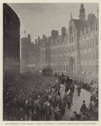 Esplosione di Gas nello Strand, Processione Funebre del Pompiere Sprague che Lascia il Quartier Generale