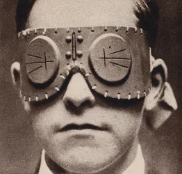 Occhiali per proteggere chi li indossa dalle schegge, Prima Guerra Mondiale