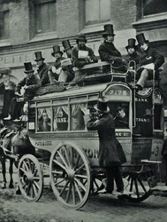 Omnibus trainato da cavalli della London Bridge Railway con passeggeri, 1880