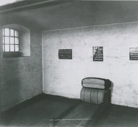 Vista interna di una cella dei condannati nella prigione di Newgate