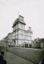 Junior Naval and Military Club, Londra