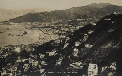 Guardando a est, Hong Kong, da un album di fotografie relative al servizio di Pte H. Chick, 1940